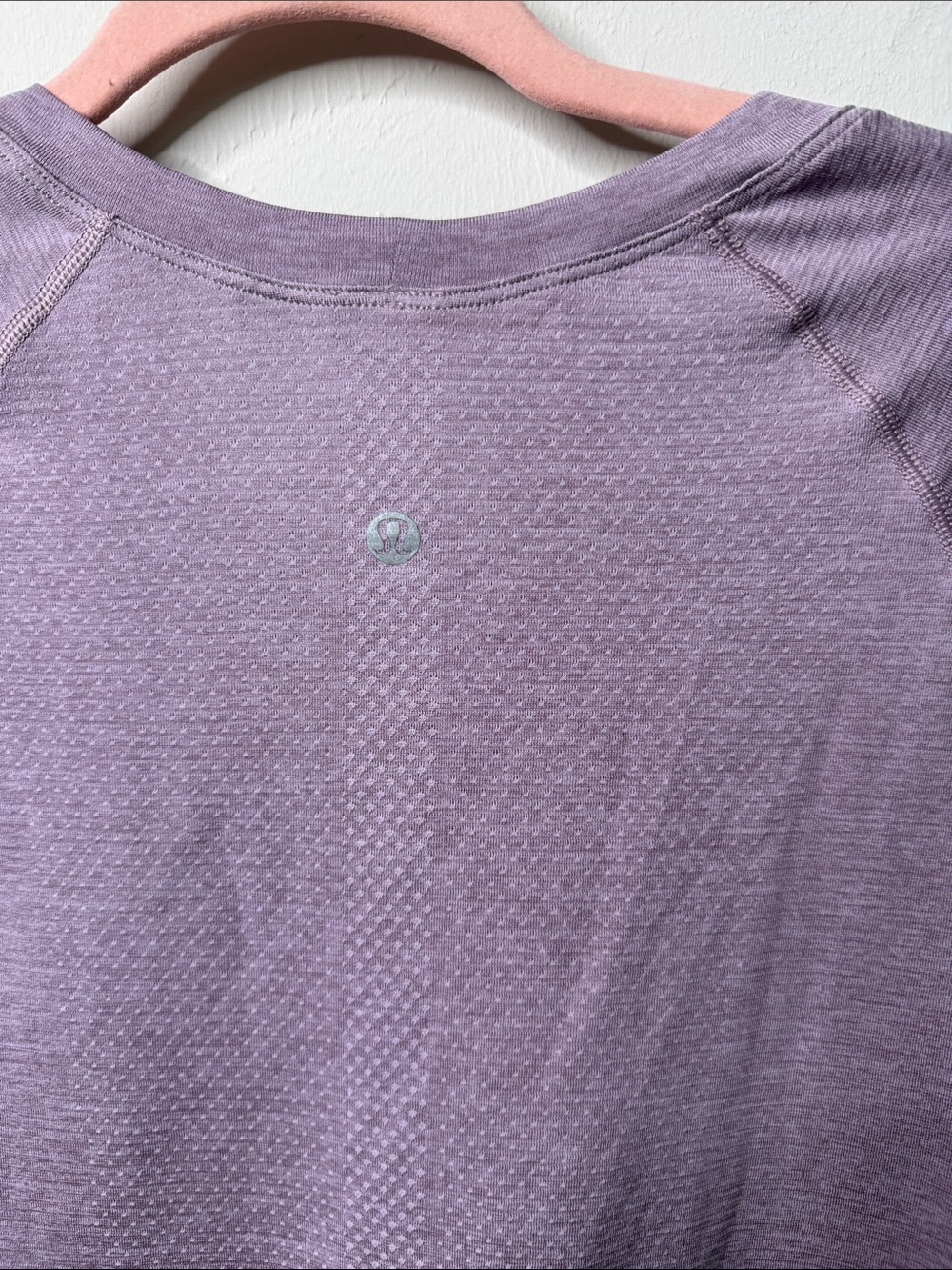 Lululemon Swiftly Tech Short Sleeve 2.0 *Race - Picture 3 of 4